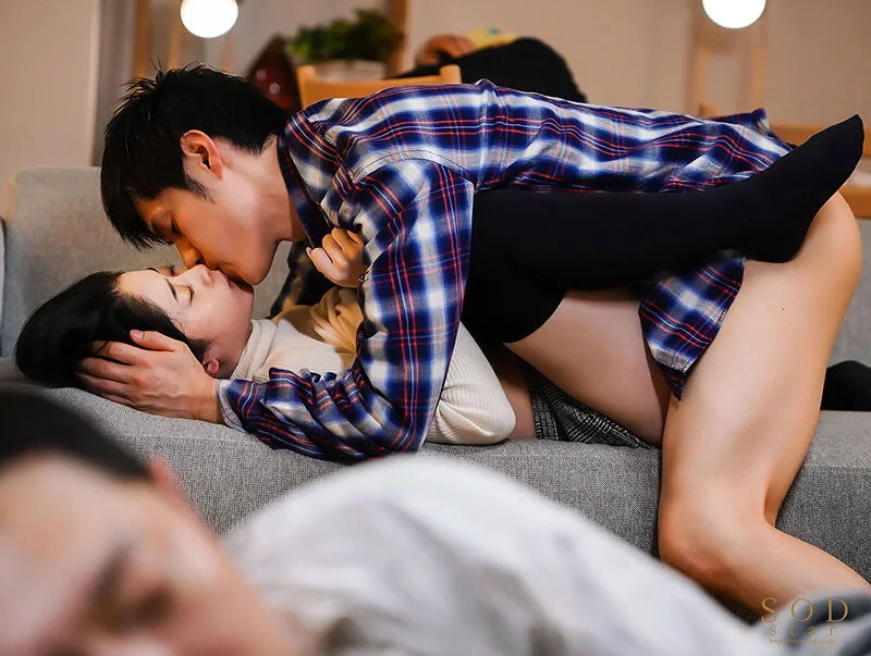 [STARS-579] [English Subtitles] Home Drinking NTR: The Horny Guys' Planned Circle Party. The Drunken Girl Was Gang-Raped in Front of Me by Everyone, Getting Cummed In. MINAMO