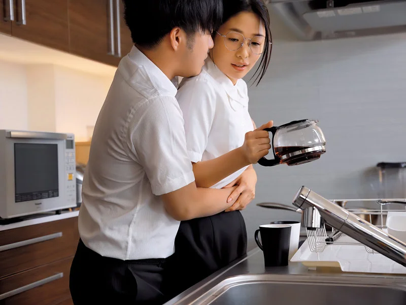 [DVAJ-557] [English Subtitles] Late-Thirty-Something Woman Shows Interest, Gets Infatuated, One-Time Fling Turns into Multiple Internal Ejaculations with Crab Clamp Lock and Piston-Style Thrusting Nanami Kawakami